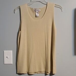 A sweater and a tunic that go together.